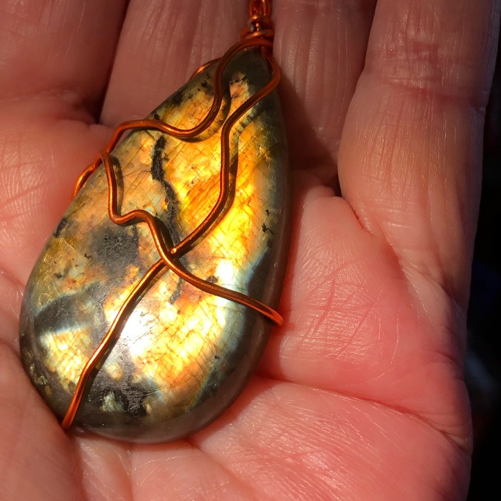 “Golden One” Labradorite Pendant